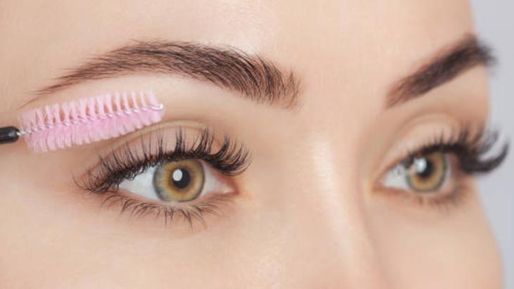 KİRPİK BOTOKSU NASIL YAPILIR