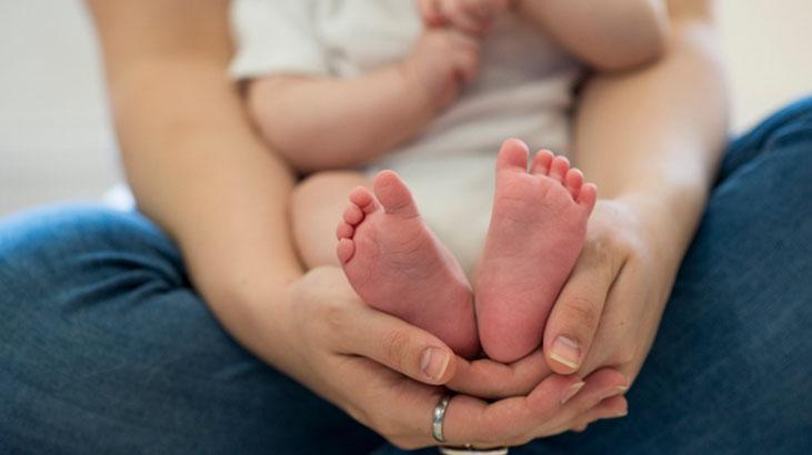 Çocuklarda çarpık ayak sorunu: Masaj yapmak işe yarıyor mu Çocuklarda çarpık ayak sorunu: Masaj yapmak işe yarıyor mu