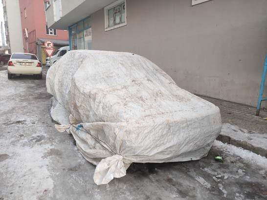 ARDAHANDA ARAÇLAR SOĞUKTAN HALI VE BATTANİYELERLE KORUNUYOR