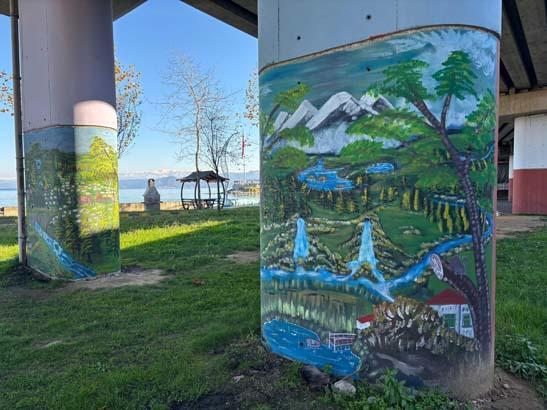 ARTIK KÜREK YERİNE FIRÇASI ELİNDE