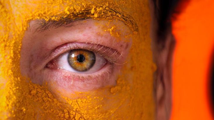 Zerdeçal mucize yaratıyor 4 haftada şaşırtan değişim, cildi taş gibi sıkılaştırıyor