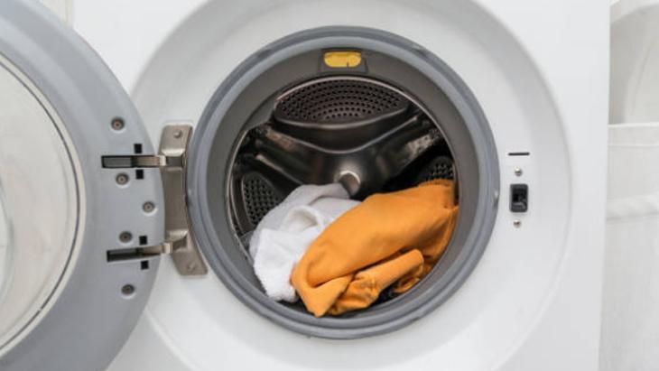 BEYAZ ÇAMAŞIRLARIN RENGİ KARIŞIRSA NE YAPMALI BEYAZ ÇAMAŞIRLARIN RENGİ KARIŞIRSA NE YAPMALI