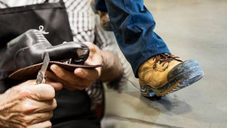 AYAKKABILAR NEDEN KAYAR