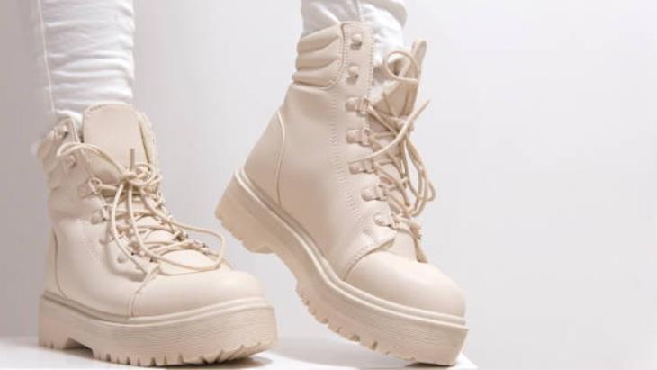 1 fısla ayakkabıları tanka çeviriyor Bu yöntemle buzlu yolda bile kaymayacak