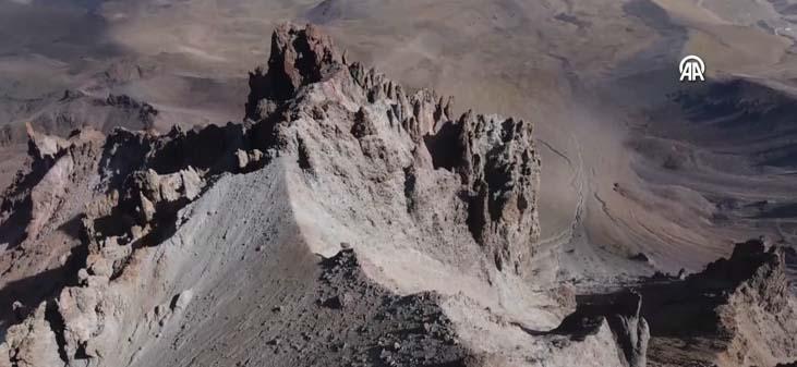 Erciyesin zirvesindeki gizem Çok fazla kişi bilmiyor: Gören, duyan merak ediyor