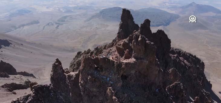 Erciyesin zirvesindeki gizem Çok fazla kişi bilmiyor: Gören, duyan merak ediyor