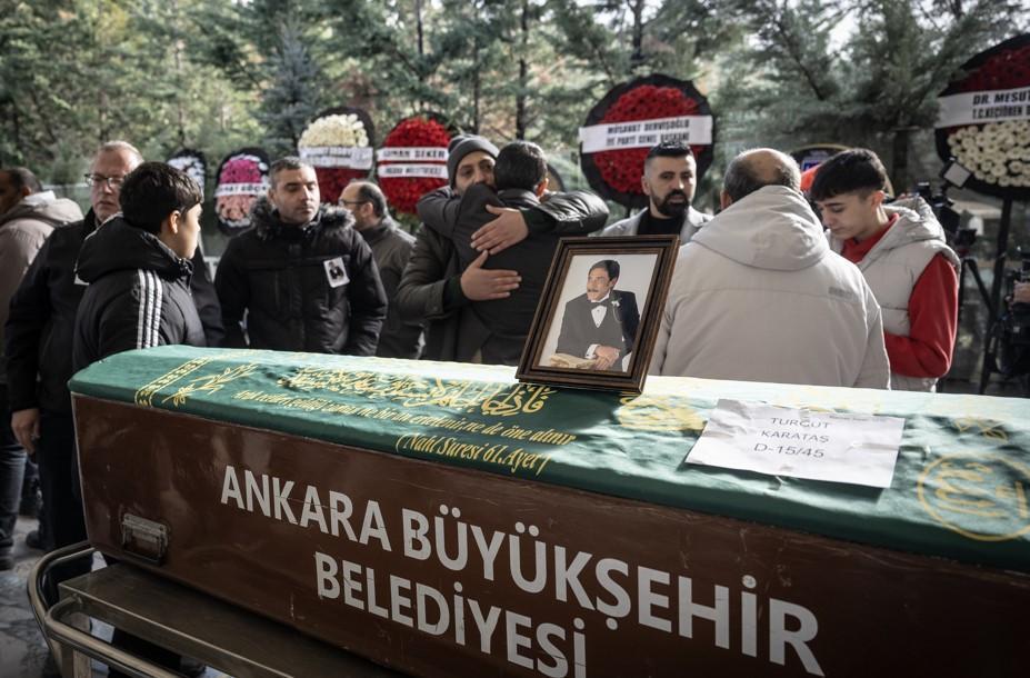 Usta sanatçıya veda Cenazede gözyaşları sel oldu