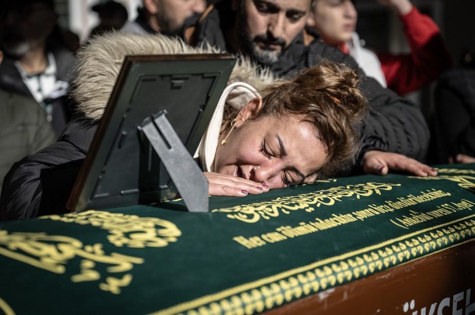 Usta sanatçıya veda Cenazede gözyaşları sel oldu