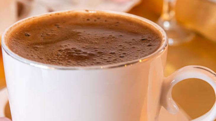 En bolundan köpüklü Türk kahvesi böyle yapılır Püf noktası kuru kaşıktaymış En bolundan köpüklü Türk kahvesi böyle yapılır Püf noktası kuru kaşıktaymış