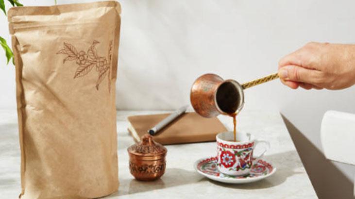 En bolundan köpüklü Türk kahvesi böyle yapılır Püf noktası kuru kaşıktaymış En bolundan köpüklü Türk kahvesi böyle yapılır Püf noktası kuru kaşıktaymış