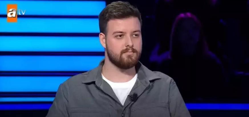 Kim Milyoner Olmak İsterde ağlatan soru Oktay Kaynarca gözyaşlarına hakim olamadı