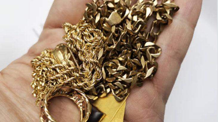 Düğüm olduysa kolayı var Zinciri dolanmış takıları tek hamlede çözen yöntem Düğüm olduysa kolayı var Zinciri dolanmış takıları tek hamlede çözen yöntem