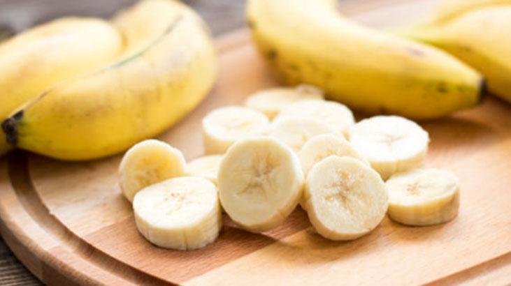 70 yaşındayken bile 40 gösteriyor Japonların güzellik sırrı: Muz kabuğuyla siliyorum