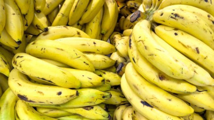 70 yaşındayken bile 40 gösteriyor Japonların güzellik sırrı: Muz kabuğuyla siliyorum