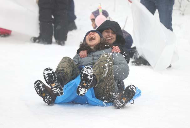 Trakyanın Uludağı Kar yağışı ile birlikte akın ettiler
