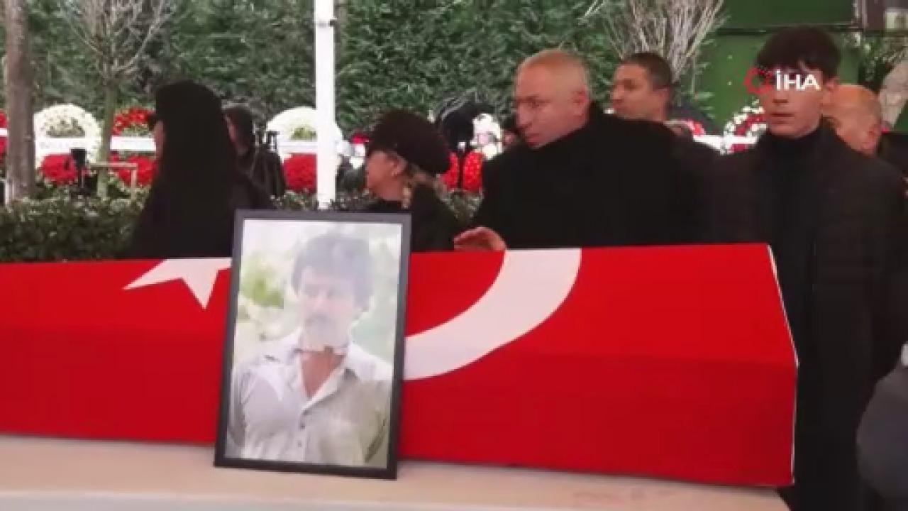 Son dakika haberi: Ferdi Tayfurun cenazesinde kavga Tuğçe Tayfur ve Şirin Gözalıcı küfür ederek birbirine girdi