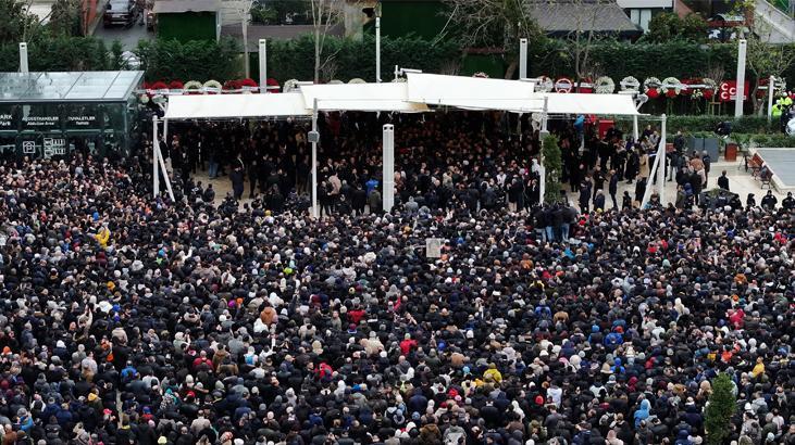 Son dakika... Ferdi Tayfura son veda Sevenleri akın etti