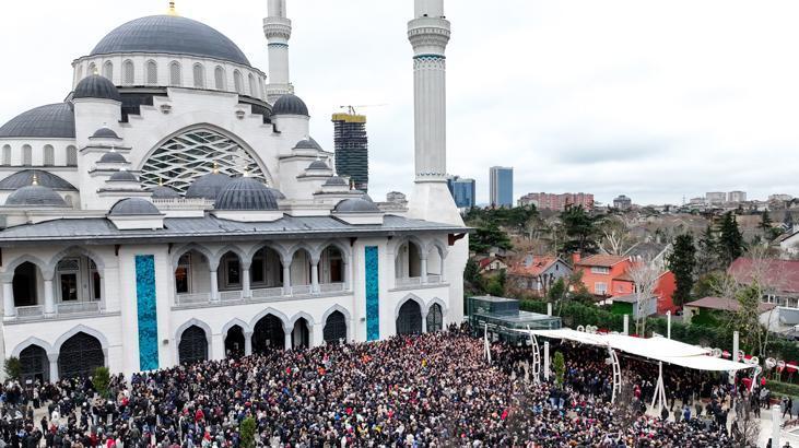 Son dakika... Ferdi Tayfura son veda Sevenleri akın etti