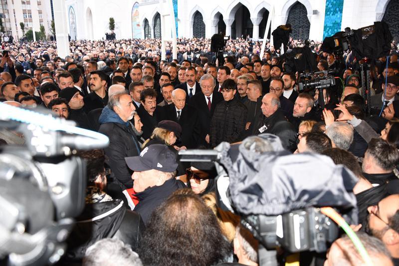 Son dakika... Ferdi Tayfura son veda Sevenleri akın etti