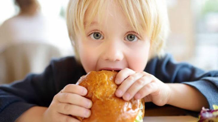 Çocuklara özel üretilen yiyecekler söylendiği gibi faydalı mı Çocuklara özel üretilen yiyecekler söylendiği gibi faydalı mı