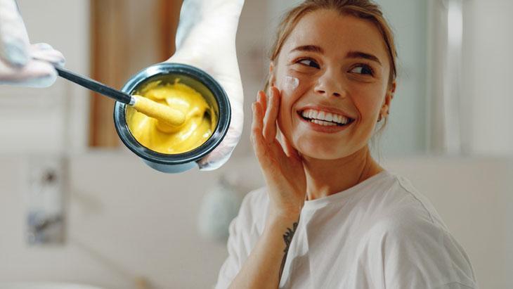 1- Kırışıklıklar yaşlanmanın ilk belirtisidir 1- Kırışıklıklar yaşlanmanın ilk belirtisidir