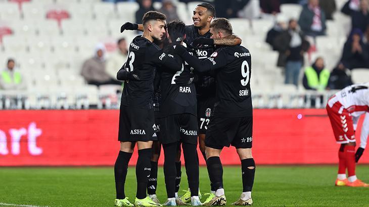 Sivasspor - Beşiktaş maçından kareler