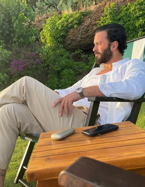 Karizmatik baba Barış Arduç, Instagramdaki fotoğraflarıyla ortalığı yaktı geçti