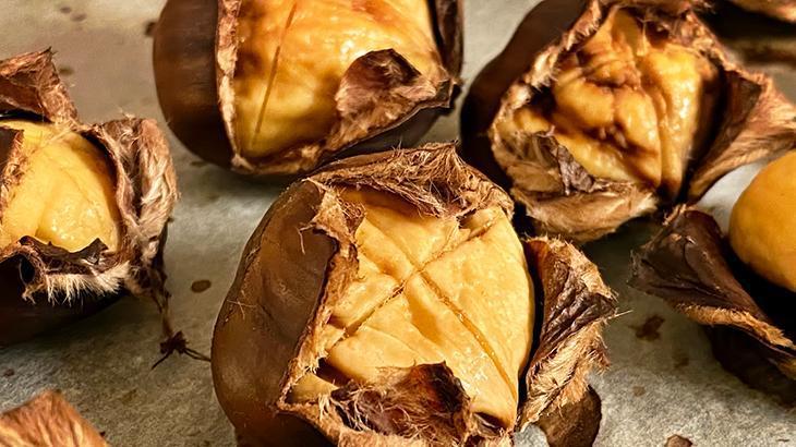 KESTANELERİ ÇİZEREK PİŞİRMEYE HAZIRLAYIN KESTANELERİ ÇİZEREK PİŞİRMEYE HAZIRLAYIN