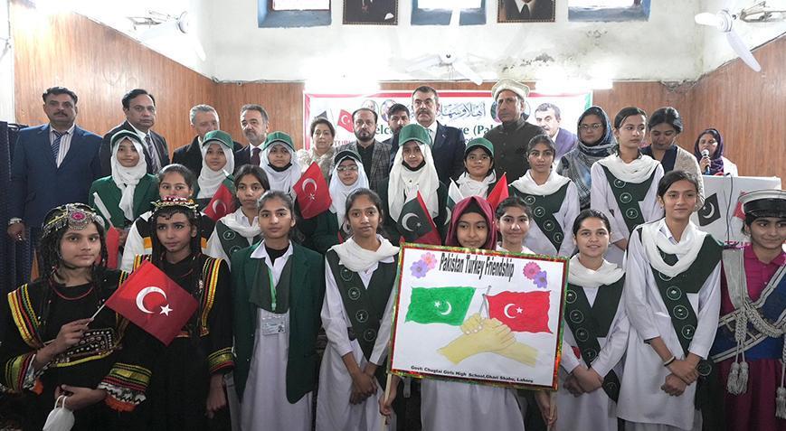 Milli Eğitim Bakanı Tekin, Pakistan’da Kemaird Kız Lisesi’ni ziyaret etti