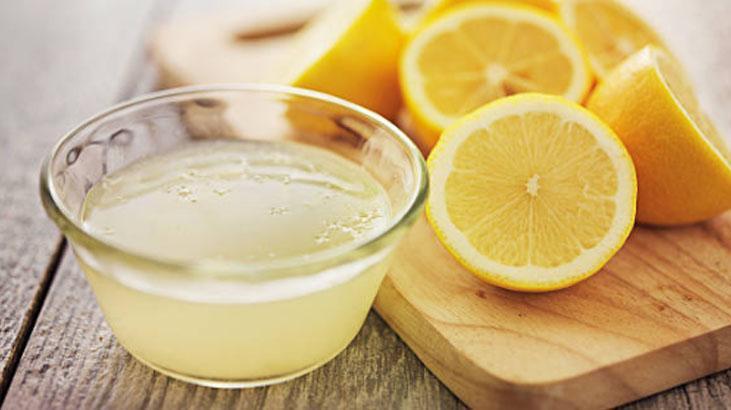 Meğer basit bir numara yetiyormuş Pis pis kokan paspası 20 dakikada arındırıyor