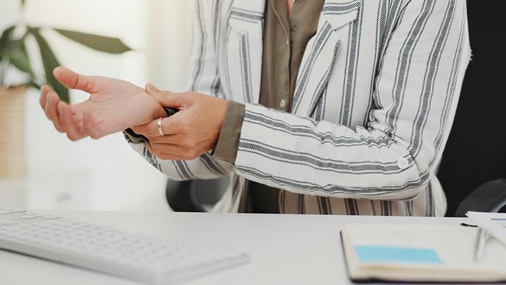 2- Bu şikayetlerle kendini gösteriyor 2- Bu şikayetlerle kendini gösteriyor