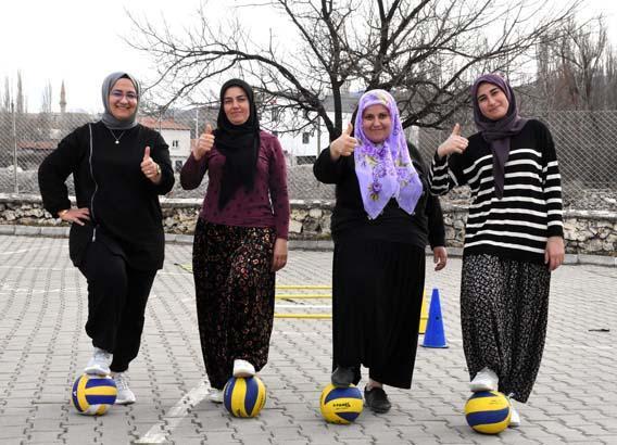 Ev işleri bitince hayatları değişiyor 25 kadının sıra dışı hikayesi:  Eşlerimiz de arkamızda