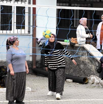 Ev işleri bitince hayatları değişiyor 25 kadının sıra dışı hikayesi:  Eşlerimiz de arkamızda