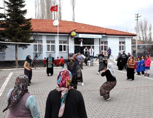 Ev işleri bitince hayatları değişiyor 25 kadının sıra dışı hikayesi:  Eşlerimiz de arkamızda