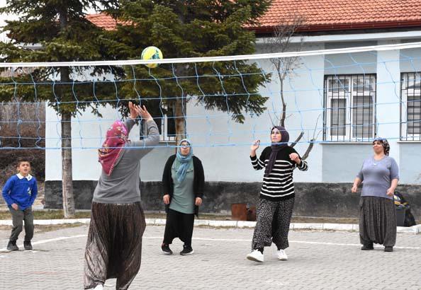 Ev işleri bitince hayatları değişiyor 25 kadının sıra dışı hikayesi:  Eşlerimiz de arkamızda