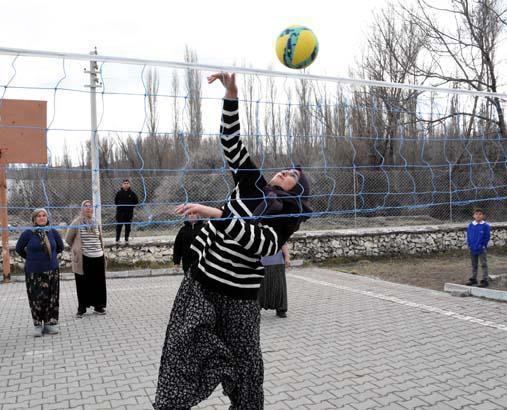 Ev işleri bitince hayatları değişiyor 25 kadının sıra dışı hikayesi:  Eşlerimiz de arkamızda