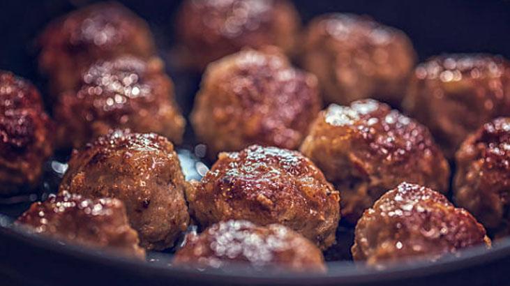 Bayat ekmekleri değerlendirmenin en nefis yolu Anne köftesi gibi oluyor, ağızda dağılacak Bayat ekmekleri değerlendirmenin en nefis yolu Anne köftesi gibi oluyor, ağızda dağılacak