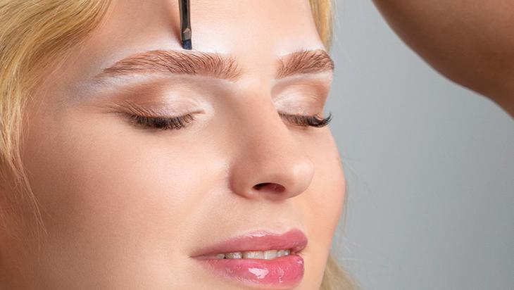 Ne limon ne sirke, gürleştirmek isterken döküyor Kaşları içeriden beslemek şart Ne limon ne sirke, gürleştirmek isterken döküyor Kaşları içeriden beslemek şart