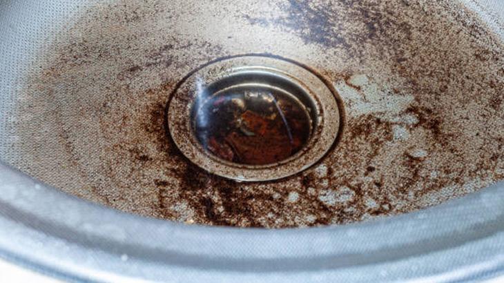 Tıkanan lavaboyu 2 dakikada açıyor Ne sirke ne de karbonat meğer ilacı buymuş