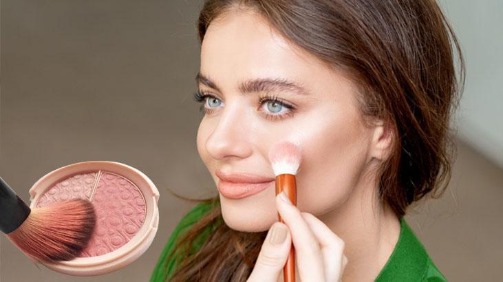 Keskin yüz hatları için parmak ucu hilesi 39 değil, 25 yaşında görünüyorum Keskin yüz hatları için parmak ucu hilesi 39 değil, 25 yaşında görünüyorum