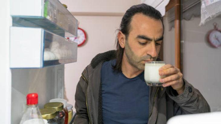 Ev yapımı ayranı tazecik tutan yöntem Su ekledikçe çırpmak şart, tuz işi bitiriyor Ev yapımı ayranı tazecik tutan yöntem Su ekledikçe çırpmak şart, tuz işi bitiriyor