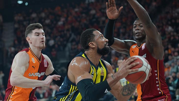 Galatasaray - Fenerbahçe Beko maçından kareler