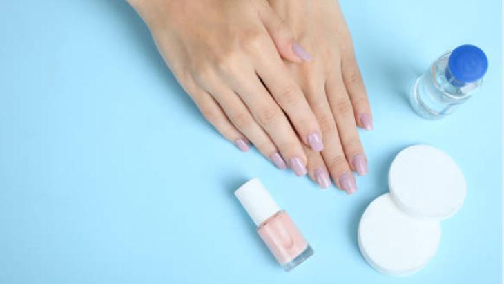 Katılaştı diye çöpe atıp yenisini alan var 70 lirayla onlarca ojeyi kurtarın