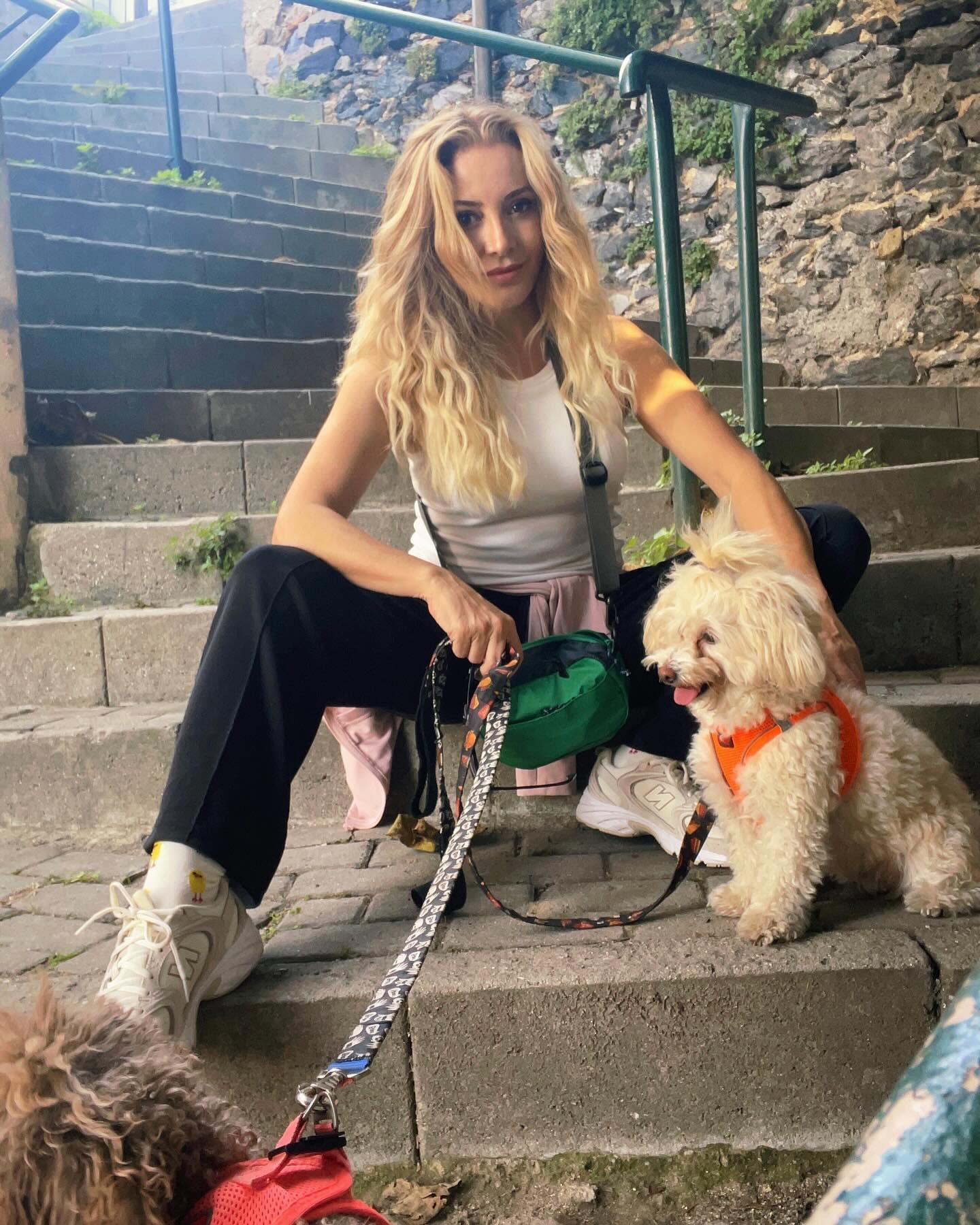 Aslında arkeoloji mezunu Dolunay Soysert sahneye ilk olarak 30 yıl önce çıktı