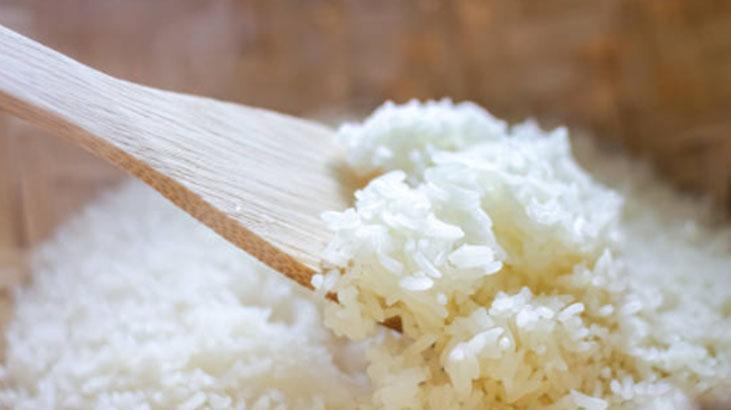 Pirinç diye plastik yiyoruz Suya atınca foyası ortaya çıkıyor, pişse de faydası yok