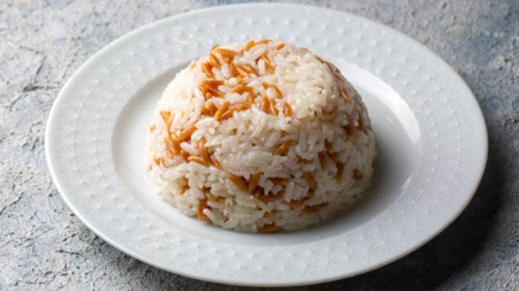 Pirinç diye plastik yiyoruz Suya atınca foyası ortaya çıkıyor, pişse de faydası yok