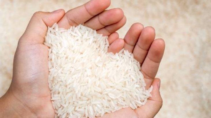 Pirinç diye plastik yiyoruz Suya atınca foyası ortaya çıkıyor, pişse de faydası yok