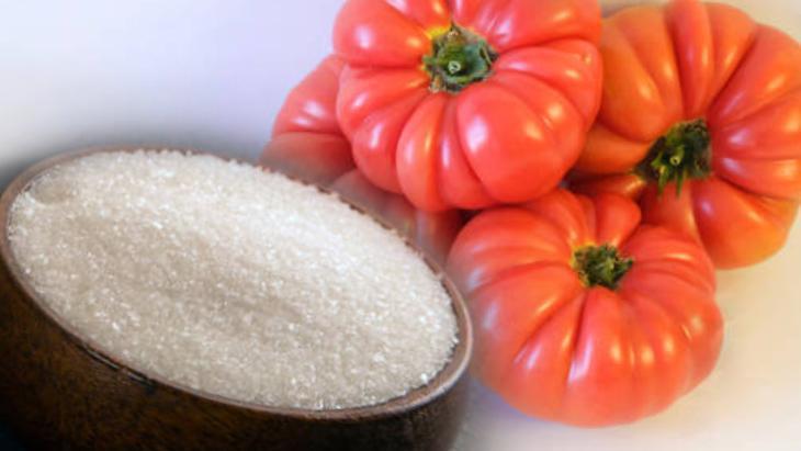 Sırrı domatesin üstüne şeker dökmekmiş Cilt bakım ürünlerine veda ettiren tarif
