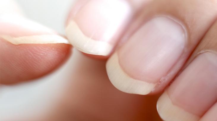 2 dakikada manikür etkisi Kuaföre gitmeden para ödemeden kendi bakımınızı yapın