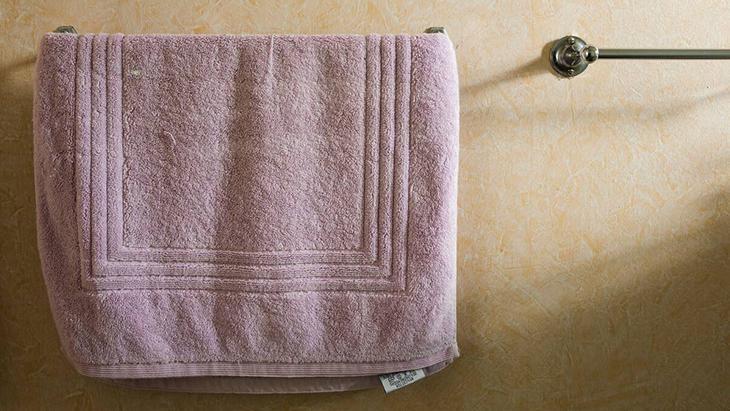 Havlunuz her defasında yeni hissi yaratacak Kıyafetlerden ayrı tutmak gerekiyor Havlunuz her defasında yeni hissi yaratacak Kıyafetlerden ayrı tutmak gerekiyor